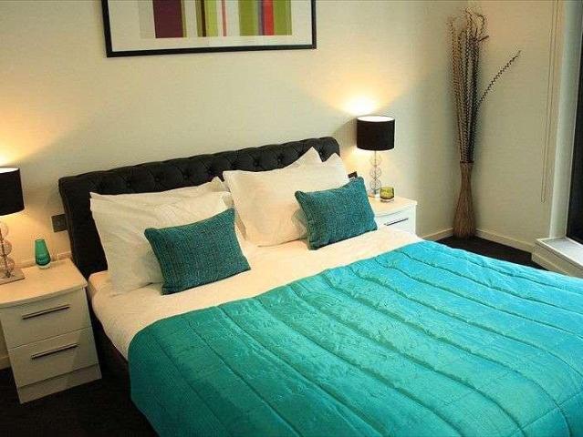 Flat for sale in Isle Of Dogs, Greater London