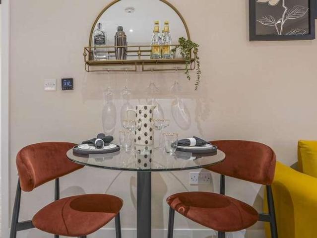 Flat for sale in Dagenham, Dagenham