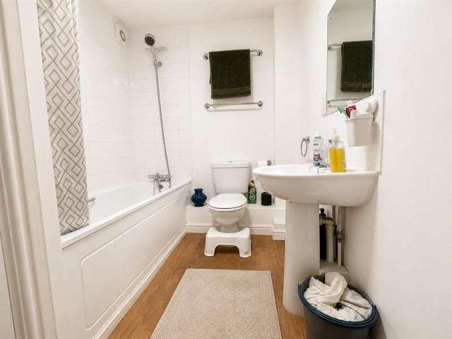 Flat for sale in Britwell, Slough