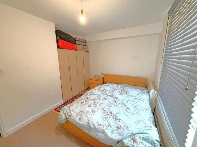 Flat for sale in Beckton, Greater London