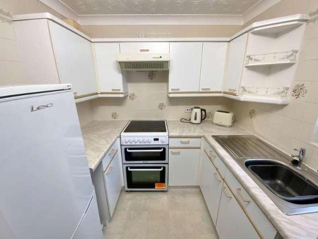 Flat for sale in Halesowen, West Midlands