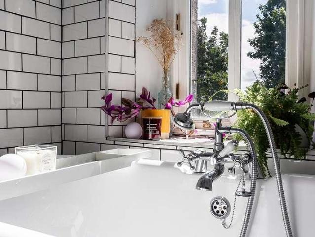 Flat for sale in Leith, Scotland
