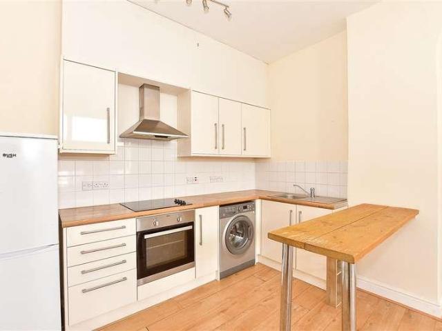 Flat for sale in Folkestone