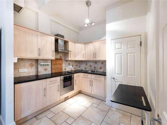 Flat for sale in Highbury, Greater London
