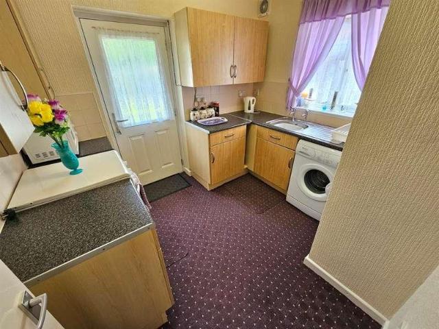 Flat for sale in Solihull, Ulverley Green