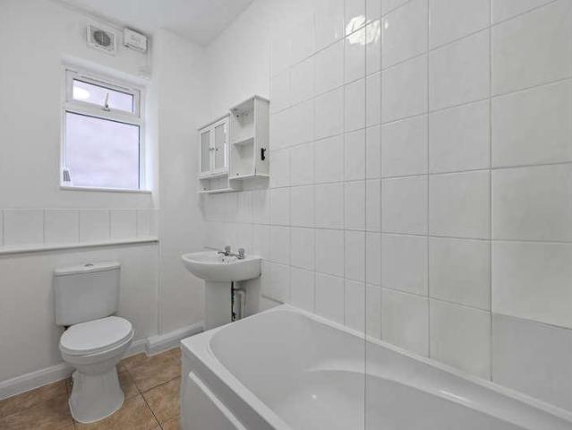 Flat for sale in Wealdstone, Greater London