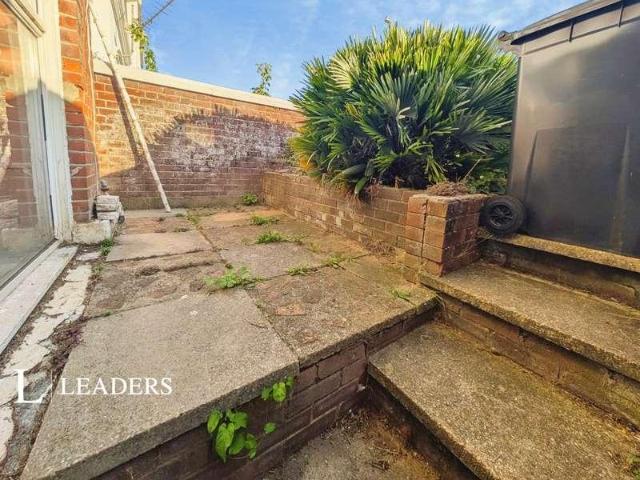 Flat for sale in Littlehampton, Arun