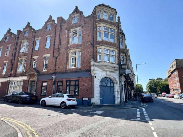 Flat for sale in West Cliff, Bournemouth