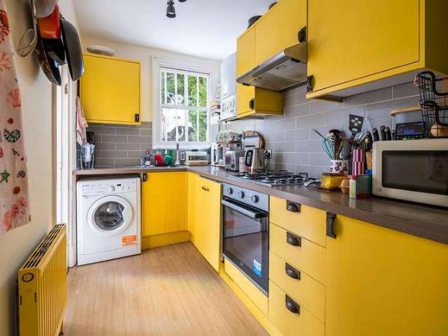 Flat for sale in Loughborough Junction, Greater London