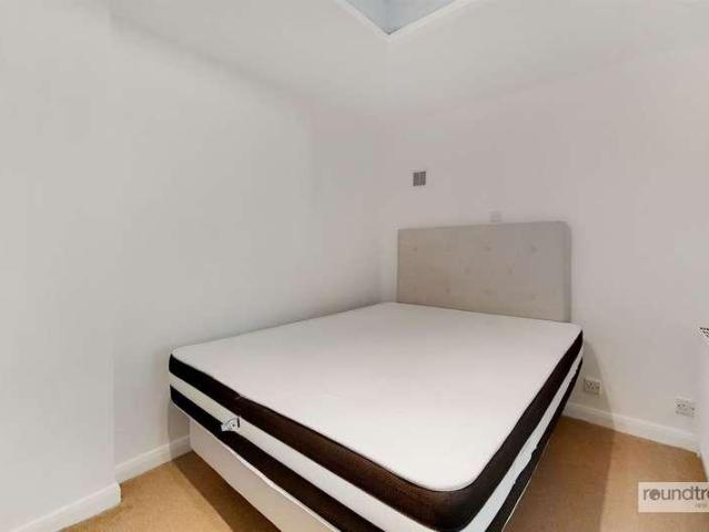 Flat for sale in Hendon, Greater London