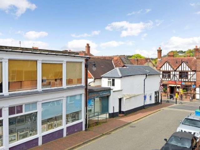 Flat for sale in Holloway Hill, Fole