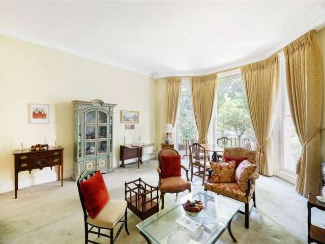 Flat for sale in Notting Hill, Greater London