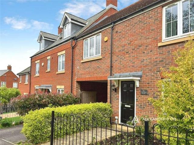 Flat for sale in Winslow, Buckinghamshire