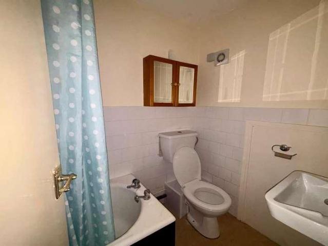 Flat for sale in Seaford, Iford