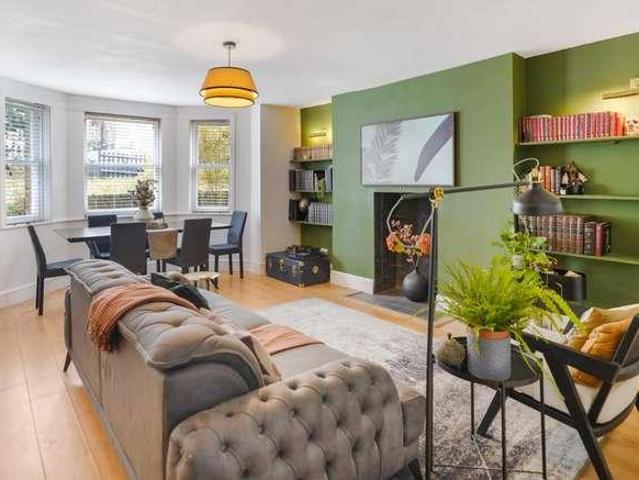 Flat for sale in Crystal Palace, Greater London