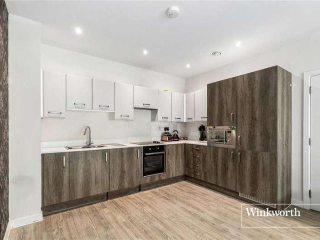 Flat for sale in West Finchley, Greater London