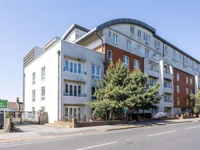 Flat for sale in London Borough of Croydon, Greater London