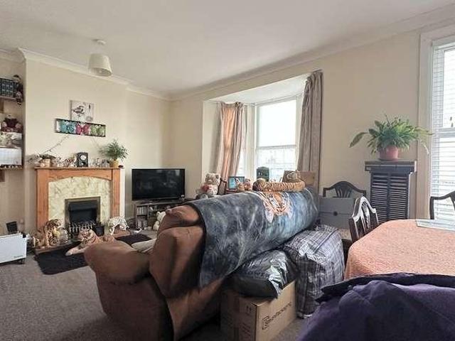 Flat for sale in Oxenden, The Bridge