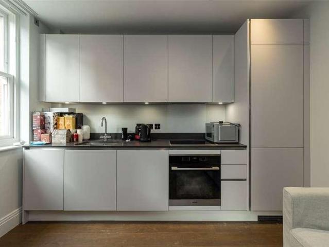 Flat for sale in Blackfriars, Lyons