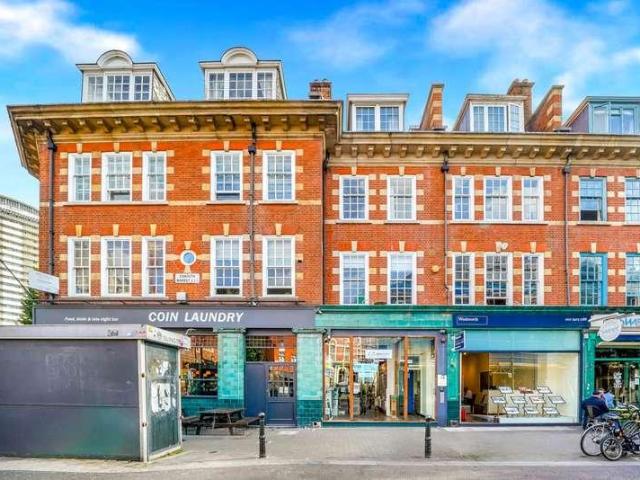Flat for sale in Clerkenwell Green, Greater London