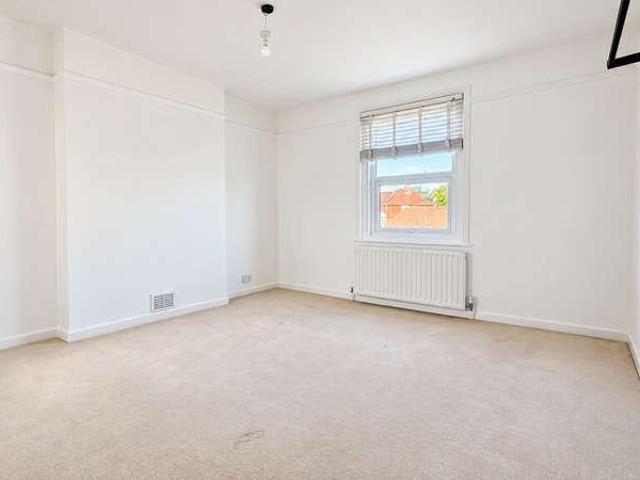 Flat for sale in Bell Hill, East Hampshire