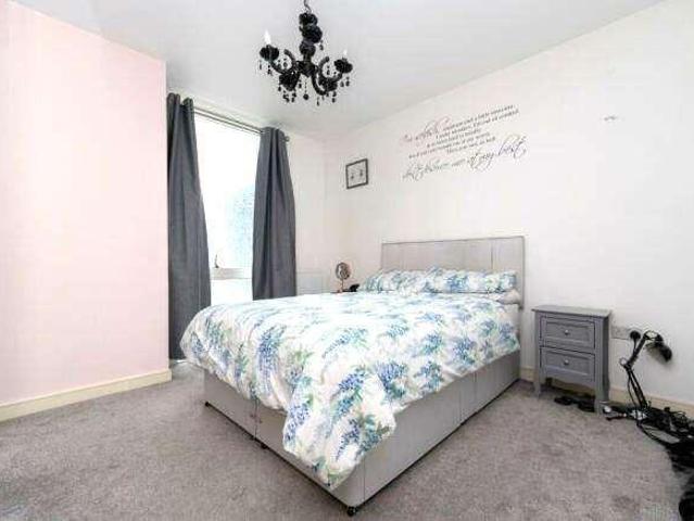 Flat for sale in Highams Park, Greater London