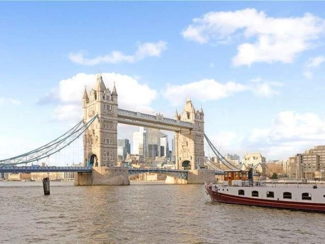 Flat for sale in Bermondsey, Greater London