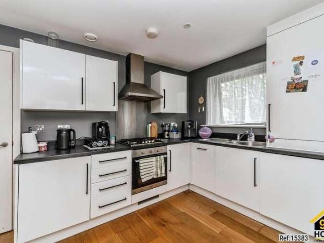 Flat for sale in Castle, Bedford