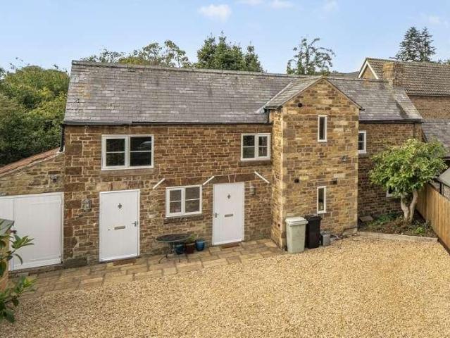 Flat for sale in Rutland