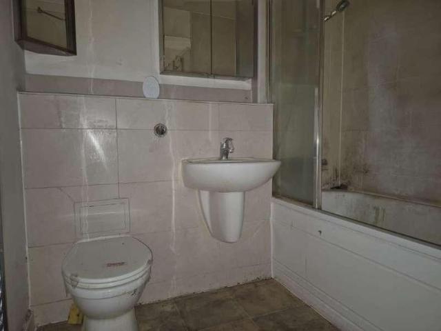 Flat for sale in Greenhithe, Dartford