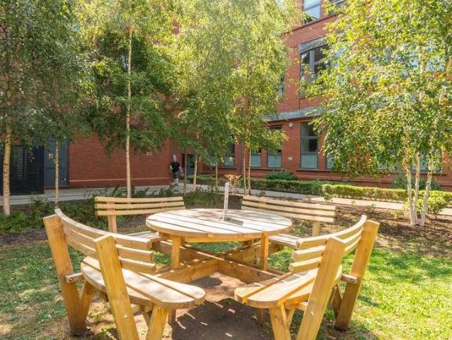 Flat for sale in Southville, Bristol