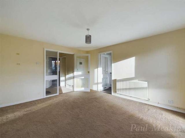 Flat for sale in Croydon, Forestdale Flat for sale in Croydon, Forestdale