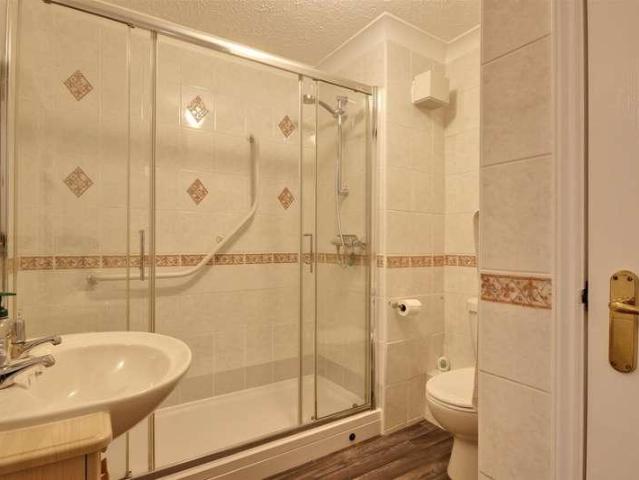 Flat for sale in Hull, West Ella