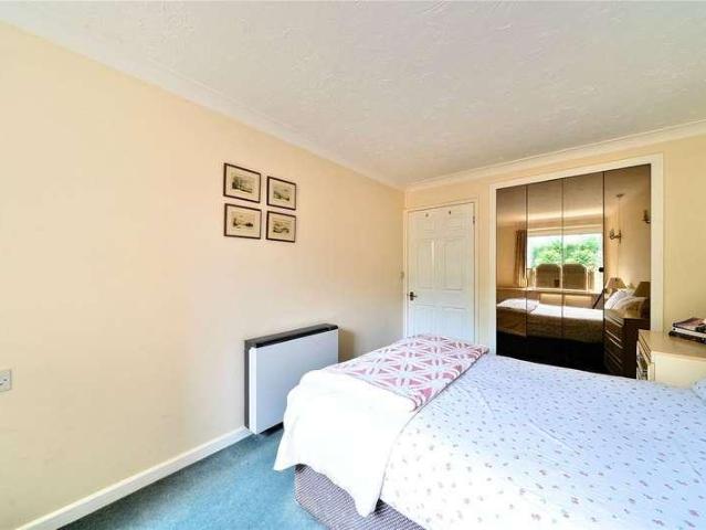 Flat for sale in Horsell, Woking