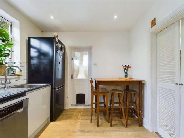Flat for sale in Dollis Hill, Greater London