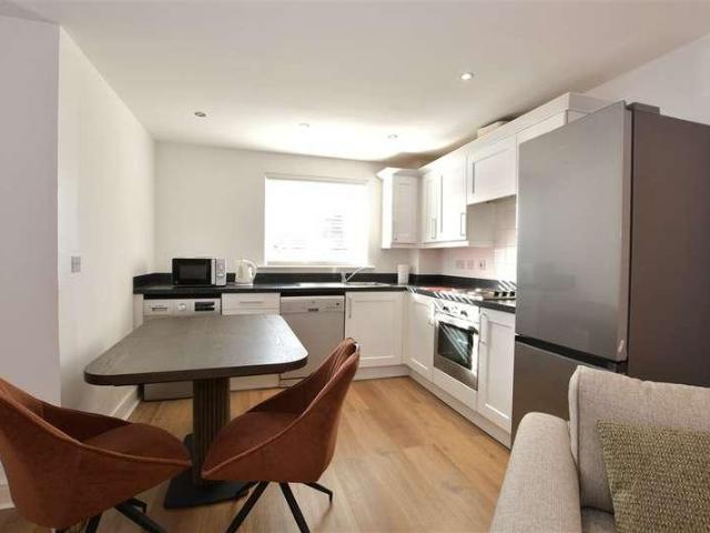 Flat for sale in Shotgate, Essex