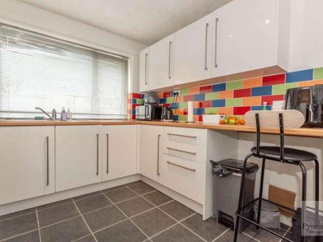 Flat for sale in Heigham Grove, East Bank
