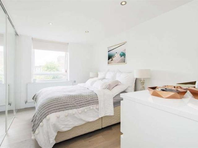 Flat for sale in Avebury East Estate, Greater London