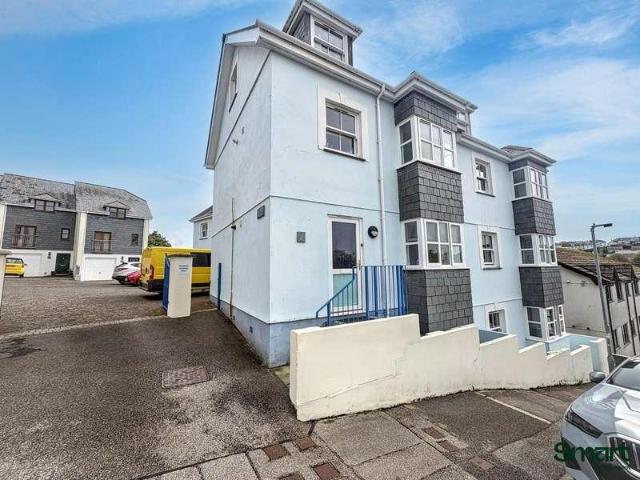 Flat for sale in Falmouth, Cornwall