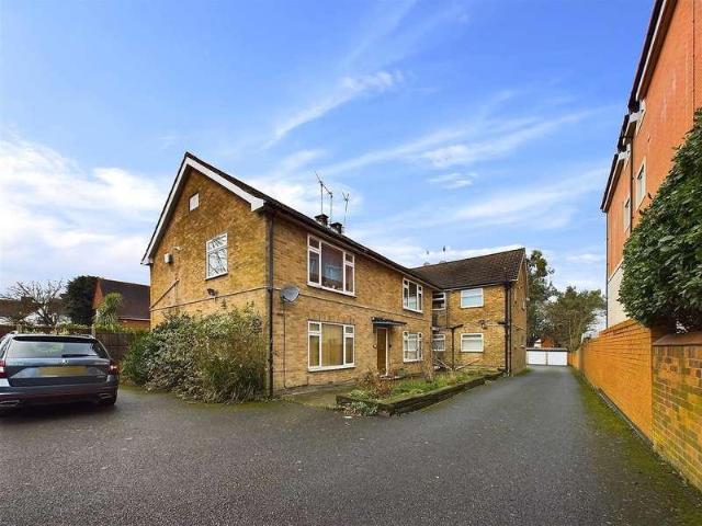 Flat for sale in Ruislip, London Borough of Hillingdon