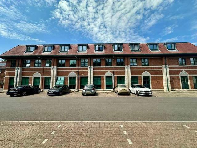 Flat for sale in Fleet, Hart