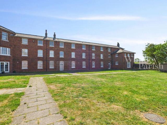 Flat for sale in Burgh St Peter, Norfolk