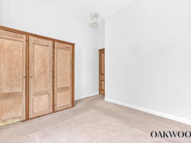 Flat for sale in Highbury, Greater London