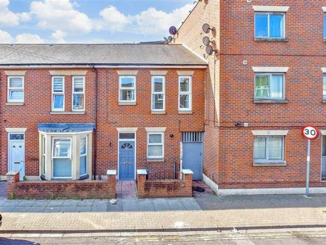 Flat for sale in Fratton, City Of Portsmouth