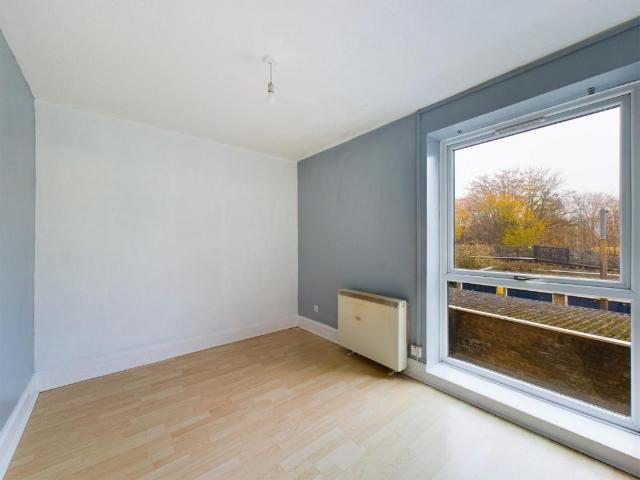 Flat for sale in Frizinghall, West Yorkshire