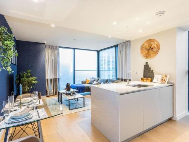 Flat for sale in London Borough of Tower Hamlets, Greater London