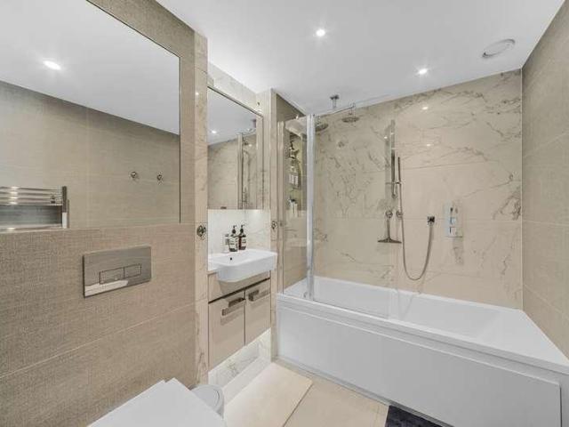 Flat for sale in Callis Yard, Greater London