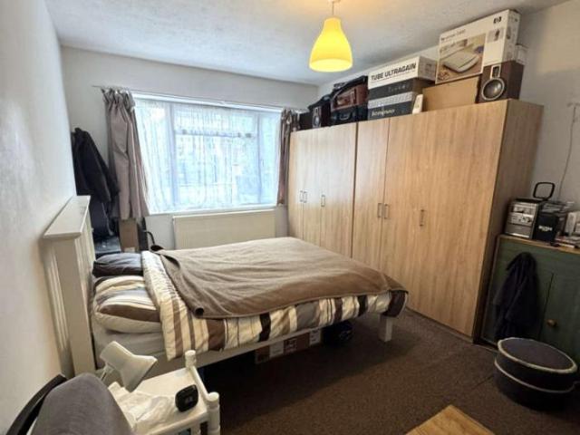 Flat for sale in Hendon, Greater London