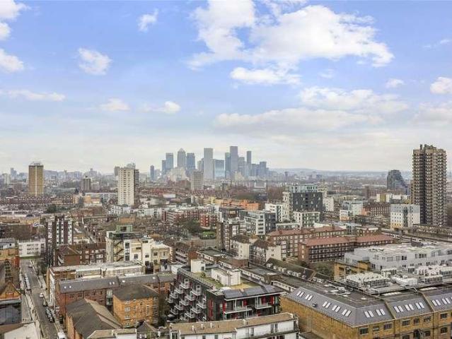 Flat for sale in St. George in the East, Greater London