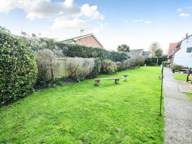 Flat for sale in Littlecote, West Sussex